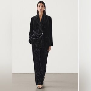 Massimo Dutti highwaist black velvet trousers pants straight leg with pockets 4